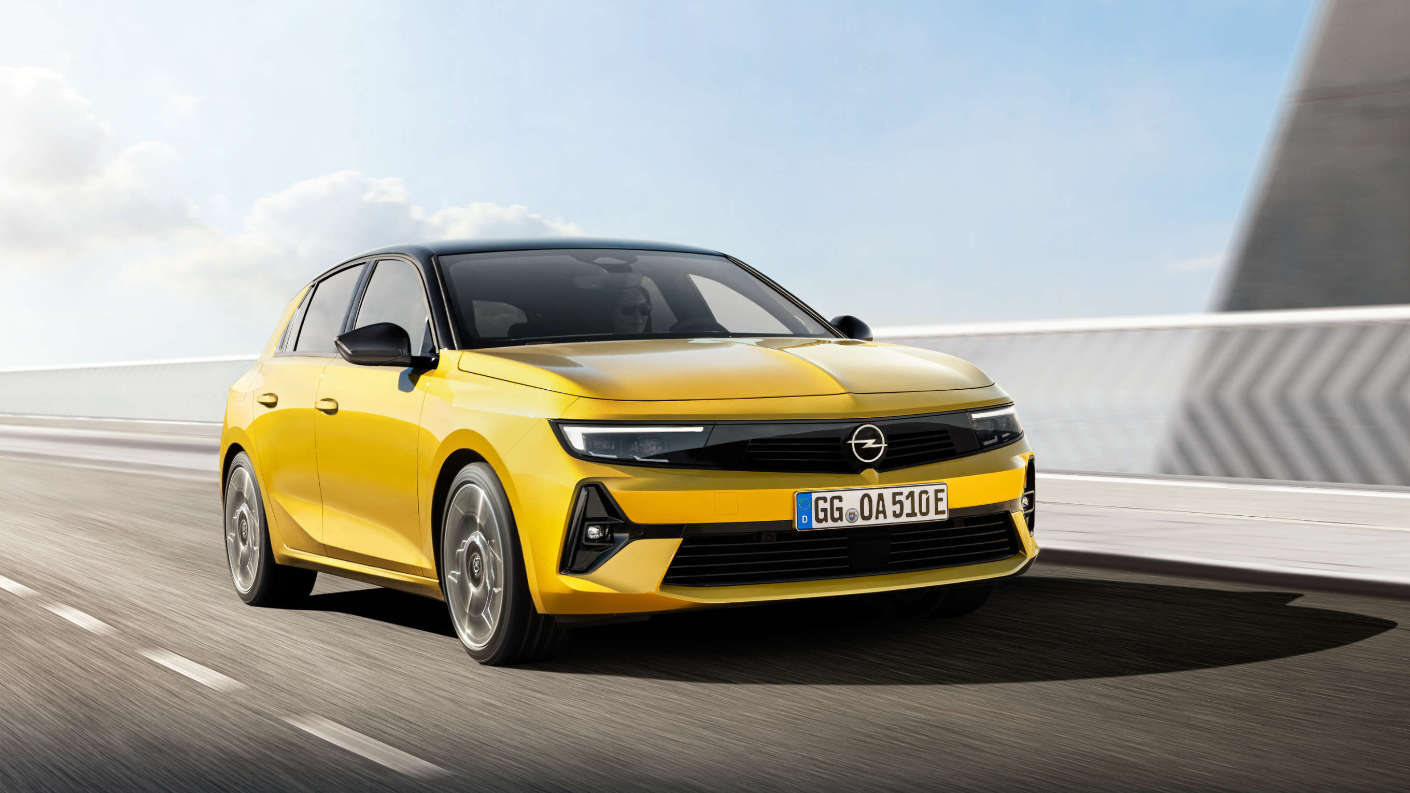 Opel Astra зразка 2021 року