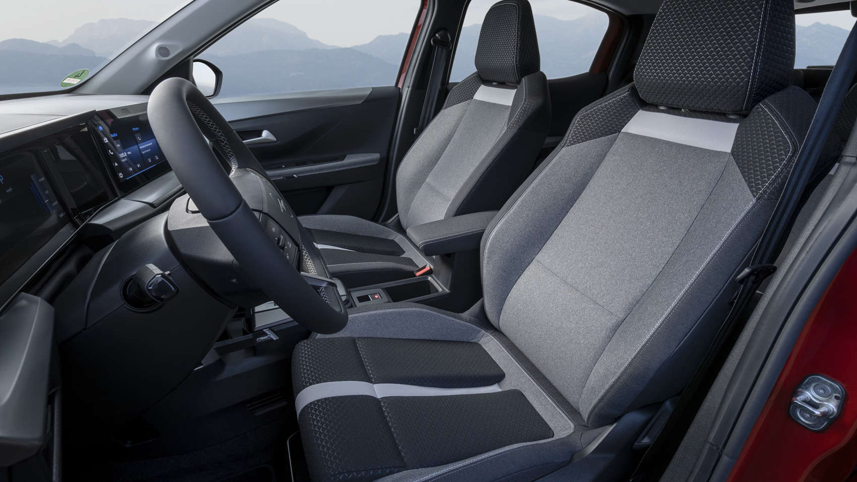 Новий Opel Frontera, передні сидіння 